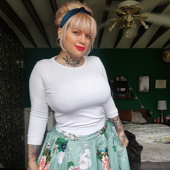 Meet your Posher, Kristin - Picture 1 of 1